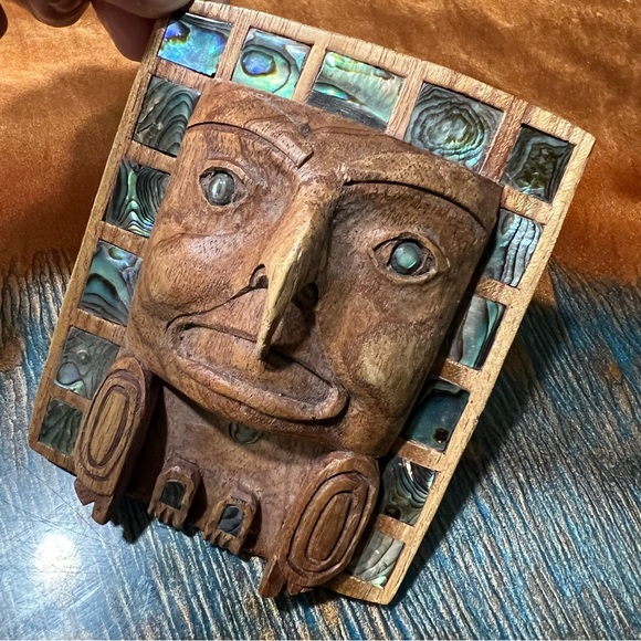 Vintage Handcarved Wooden totem abalone shell inlay statue PNW - Picture 2 of 11